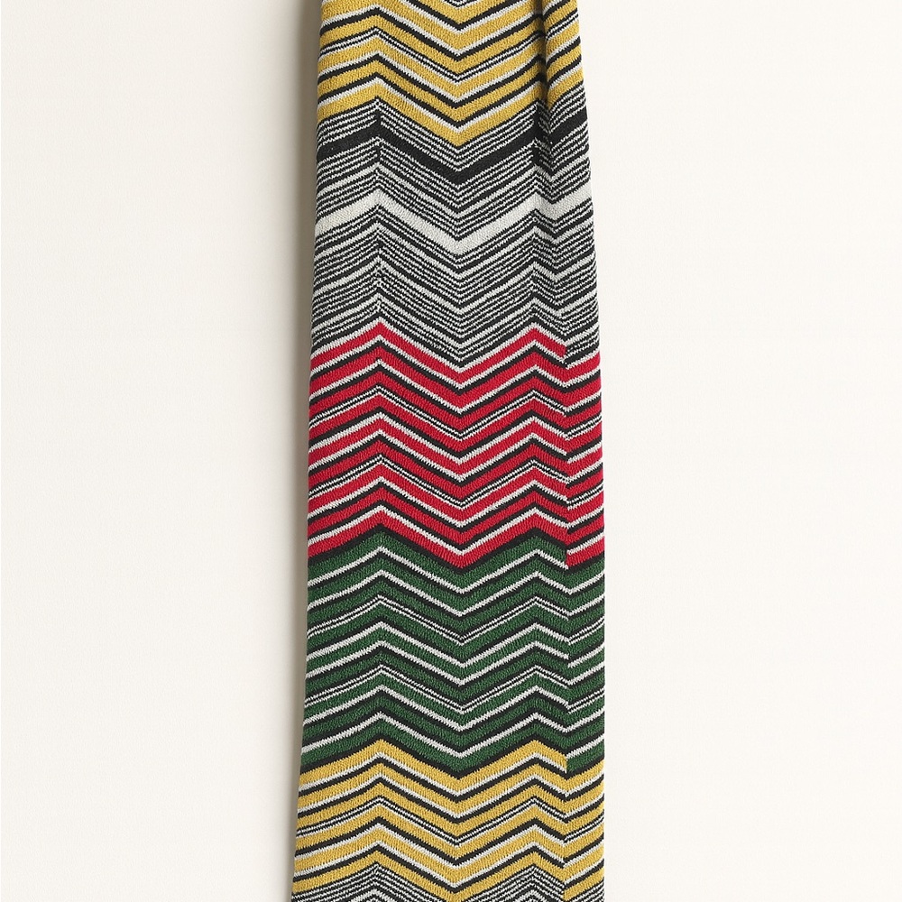 Missoni Zigzag Knit Scarf – Multicolor Chevron Pattern - Picture 2 of 8